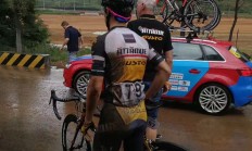 开运体育官方-比赛中出现争执，裁判介入调解