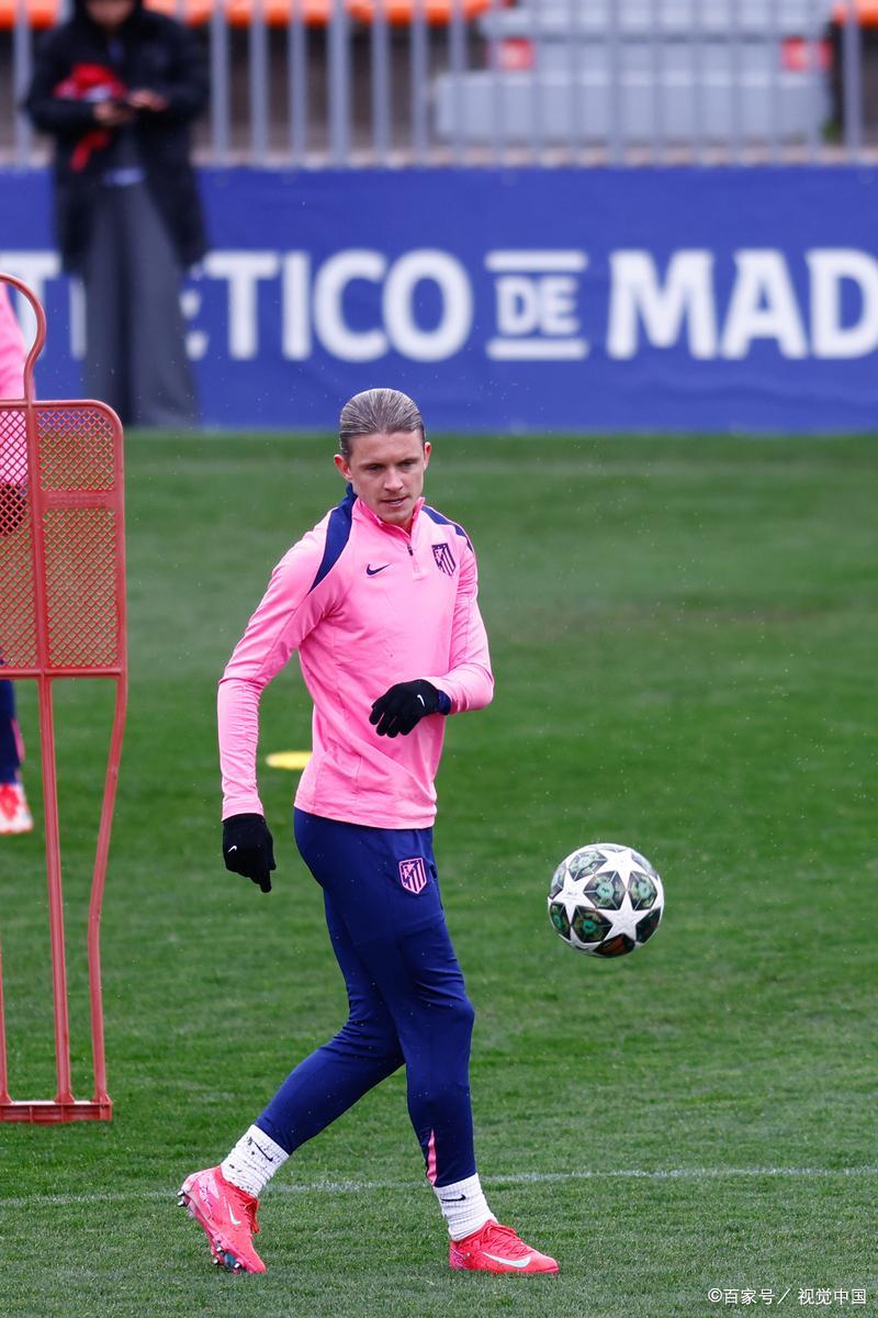 关于皇马又一巨星加盟！马德里竞技首发前锋转投皇家马德里的信息