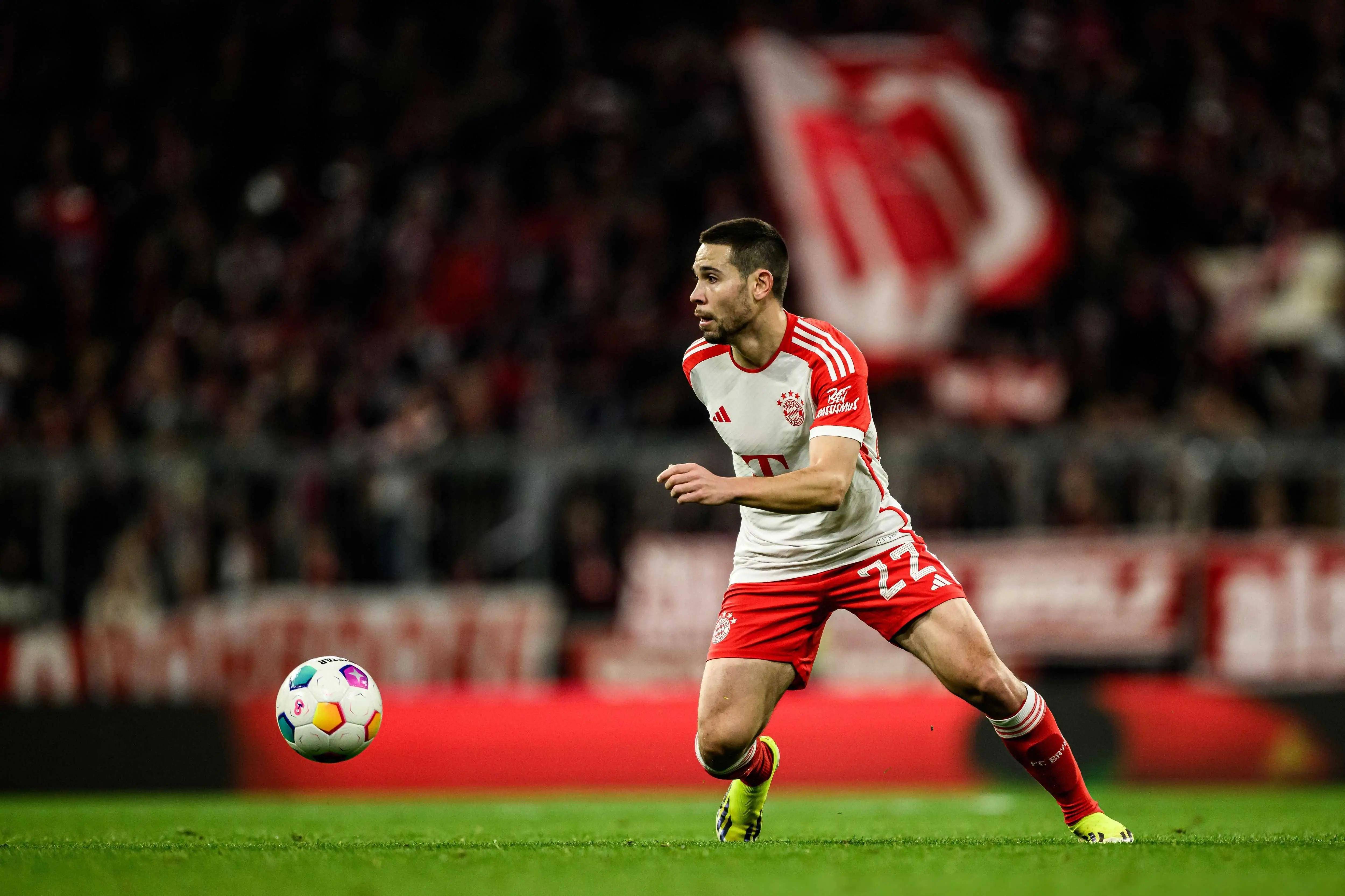 拜仁慕尼黑主场轻松取胜，实力强劲