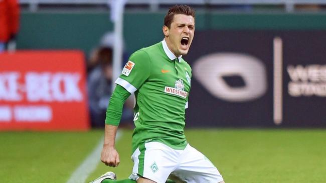 沙尔克04客场战平云达不莱梅，保住争冠关键一分