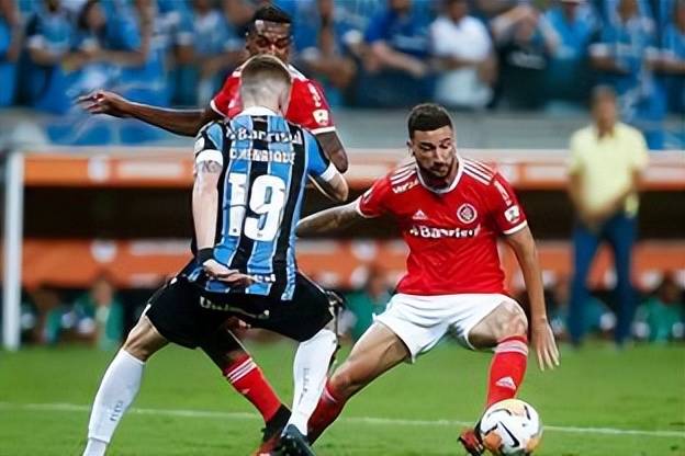 曼联客场惨败西布朗，前四形势岌岌可危的简单介绍