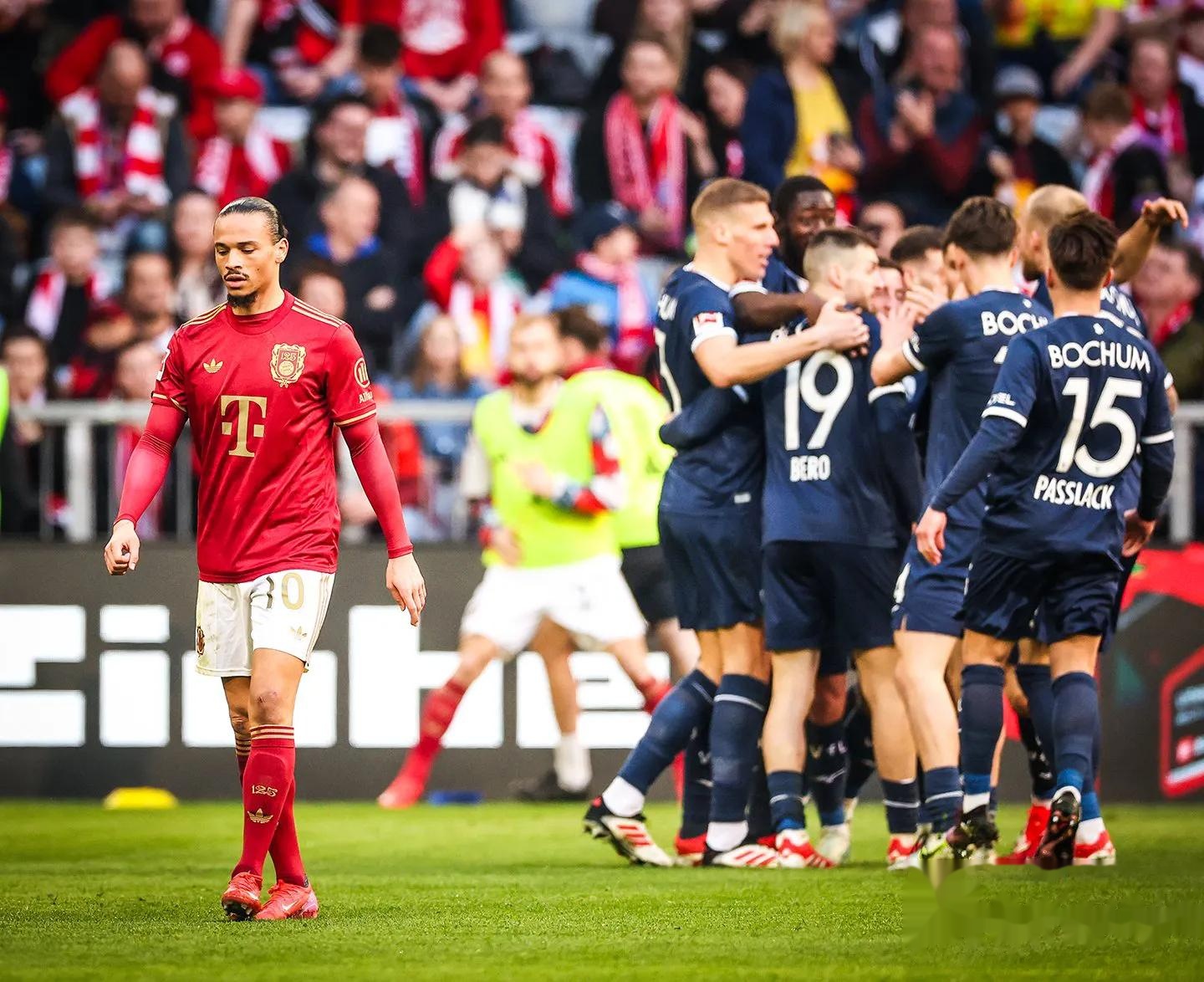 拜仁慕尼黑德甲遭遇惨痛失利，连胜纪录告终的简单介绍