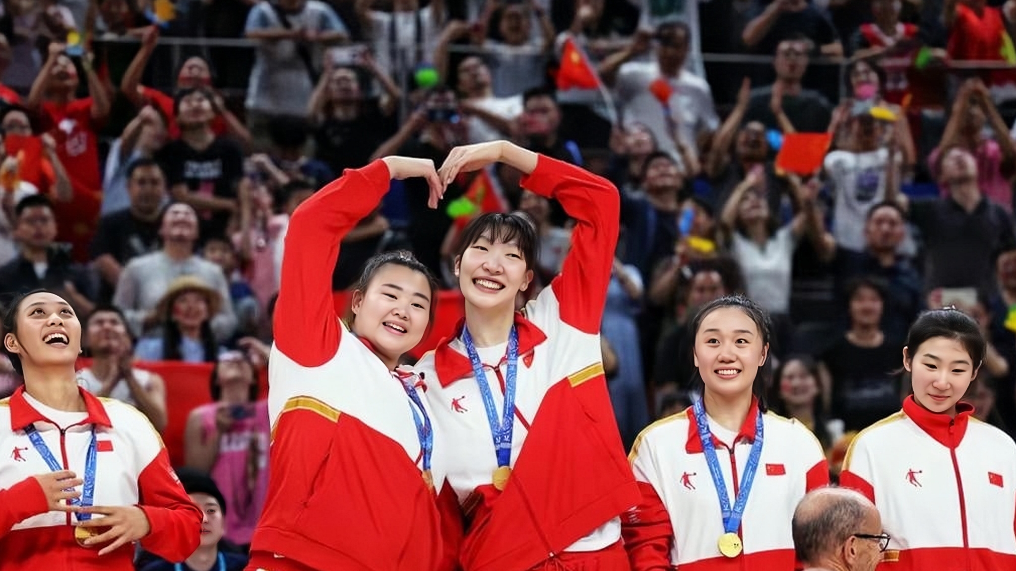 天津女篮在关键时刻取得胜利