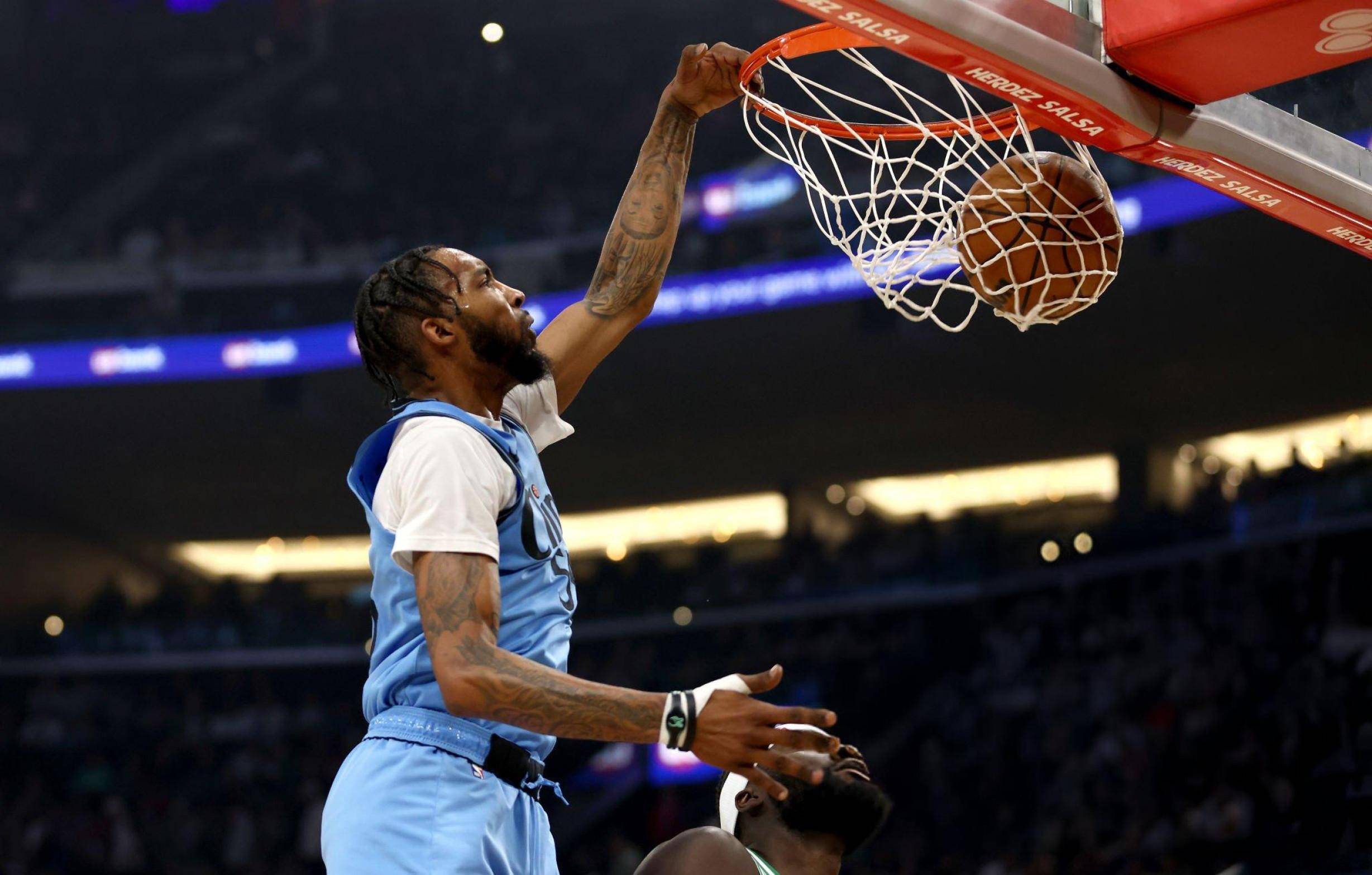 快船主场不敌爵士，遭遇两连败