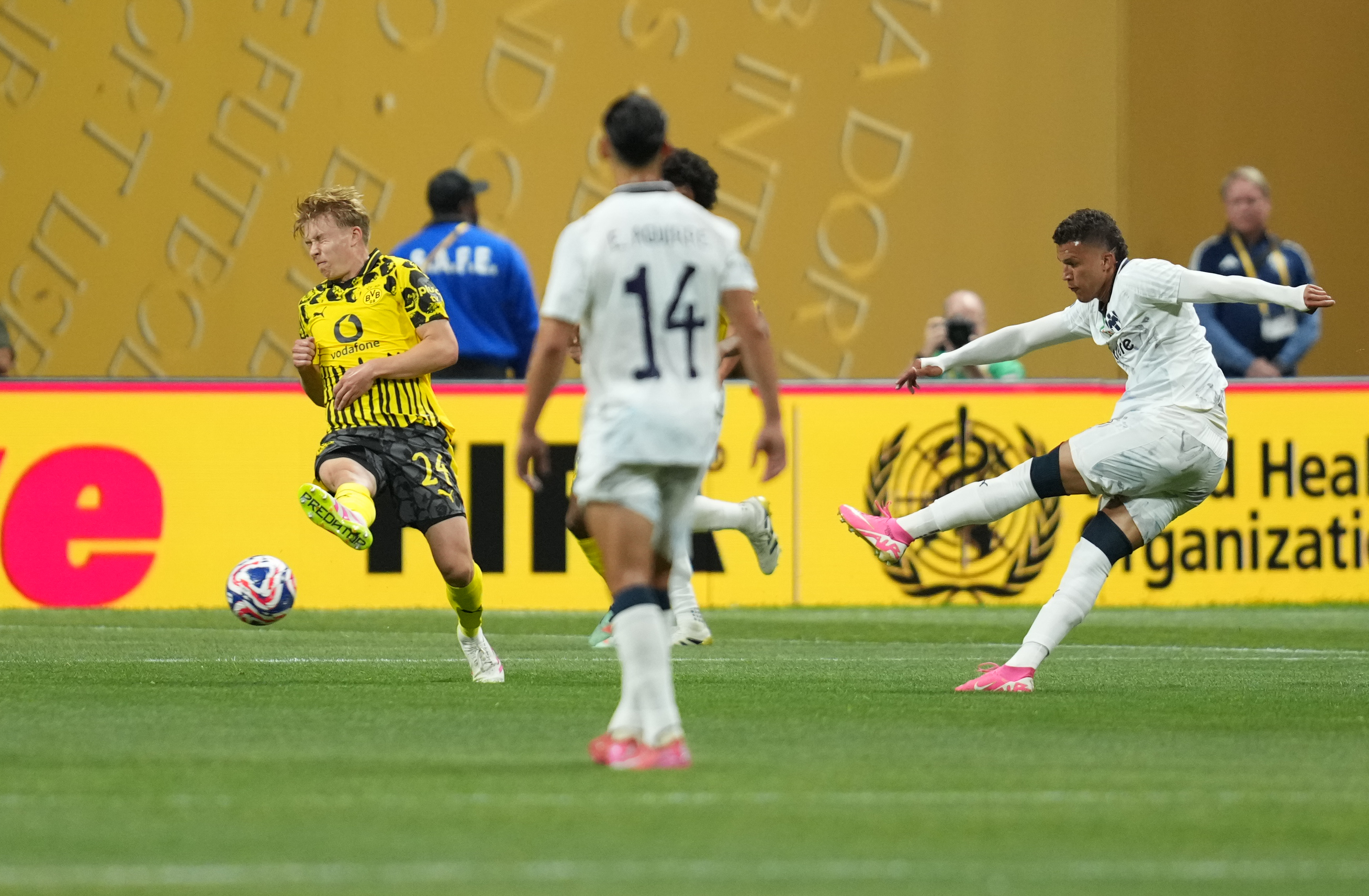 多特蒙德未尽全力,无缘晋级八强 多特蒙德未尽全力,无缘晋级八强