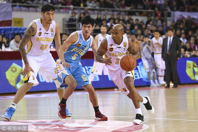 吉林队主场大胜福建，取得四连胜