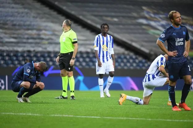 包含波尔多在主场遭遇逆转，难堪连败的词条