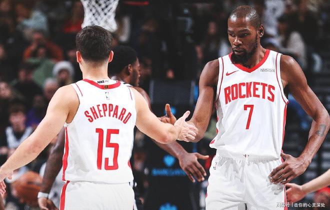 快船客场连胜引领西部榜首的简单介绍 快船客场连胜引领西部榜首的简单介绍