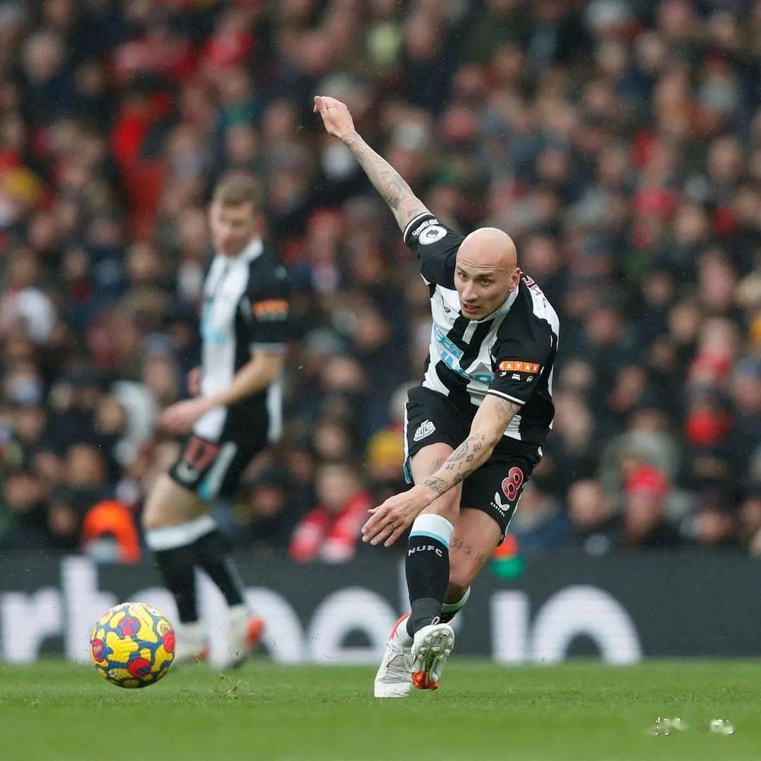 朗斯击败亚眠，迎来近期首胜的简单介绍