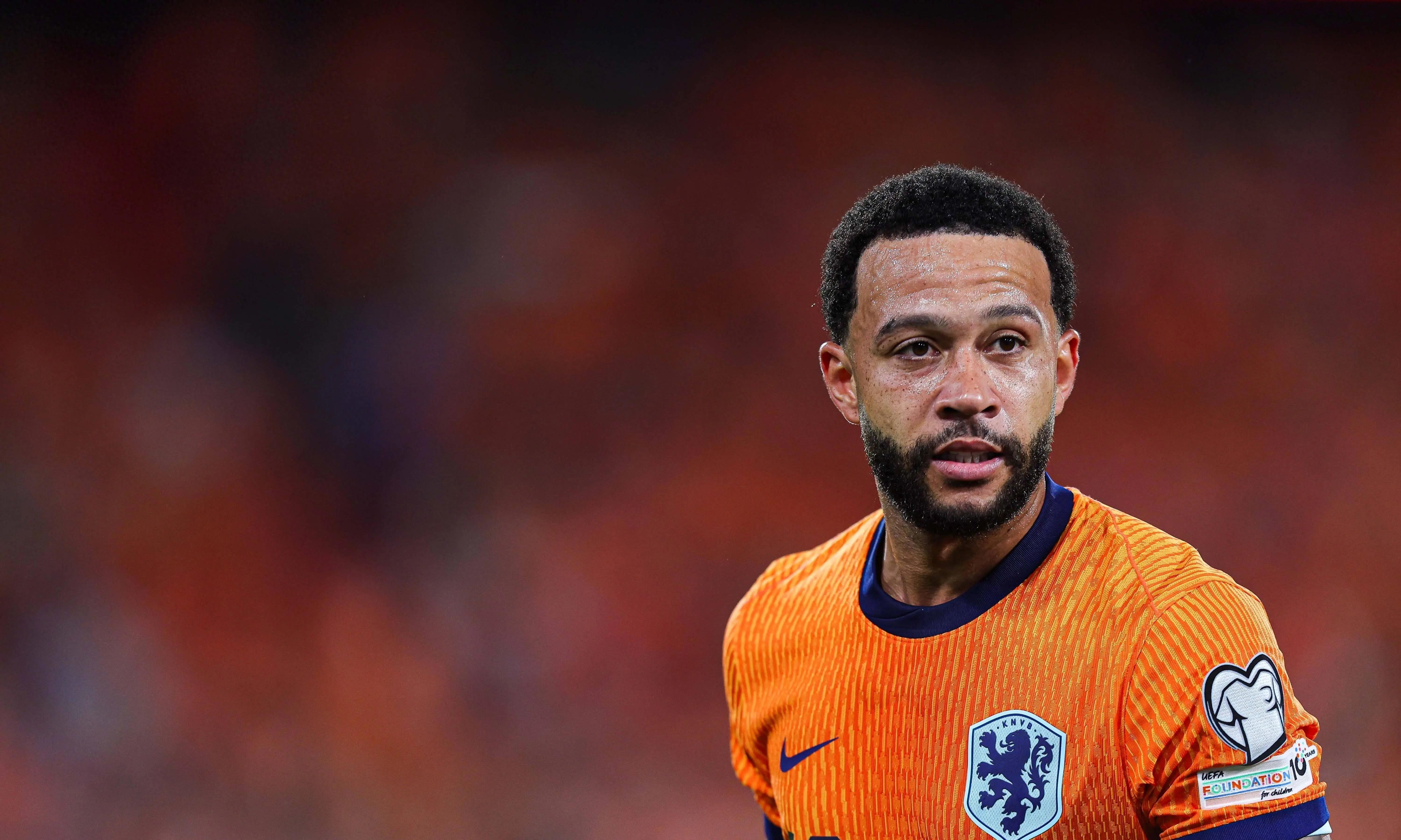 赛场热度飙升，球迷狂热呐喊声不绝于耳的简单介绍